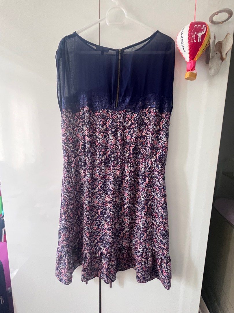Warehouse short dress XL (Category: Dresses) located in Mandaluyong City. Submitted by fringed (Listing ID 1321716808, Image 2). Description: Excellent fabric. No issue other than no more belt (misplaced). Bought abroad.