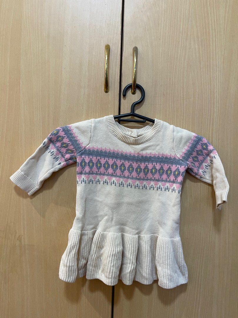 2 Baby Gap Dresses (Bundle) 6-12 Months (Category: Babies & Kids Fashion) located in Pasig City. Submitted by athriftrack (Listing ID 1321875661, Image 3). Description: Can be sold separately - 350 each .
