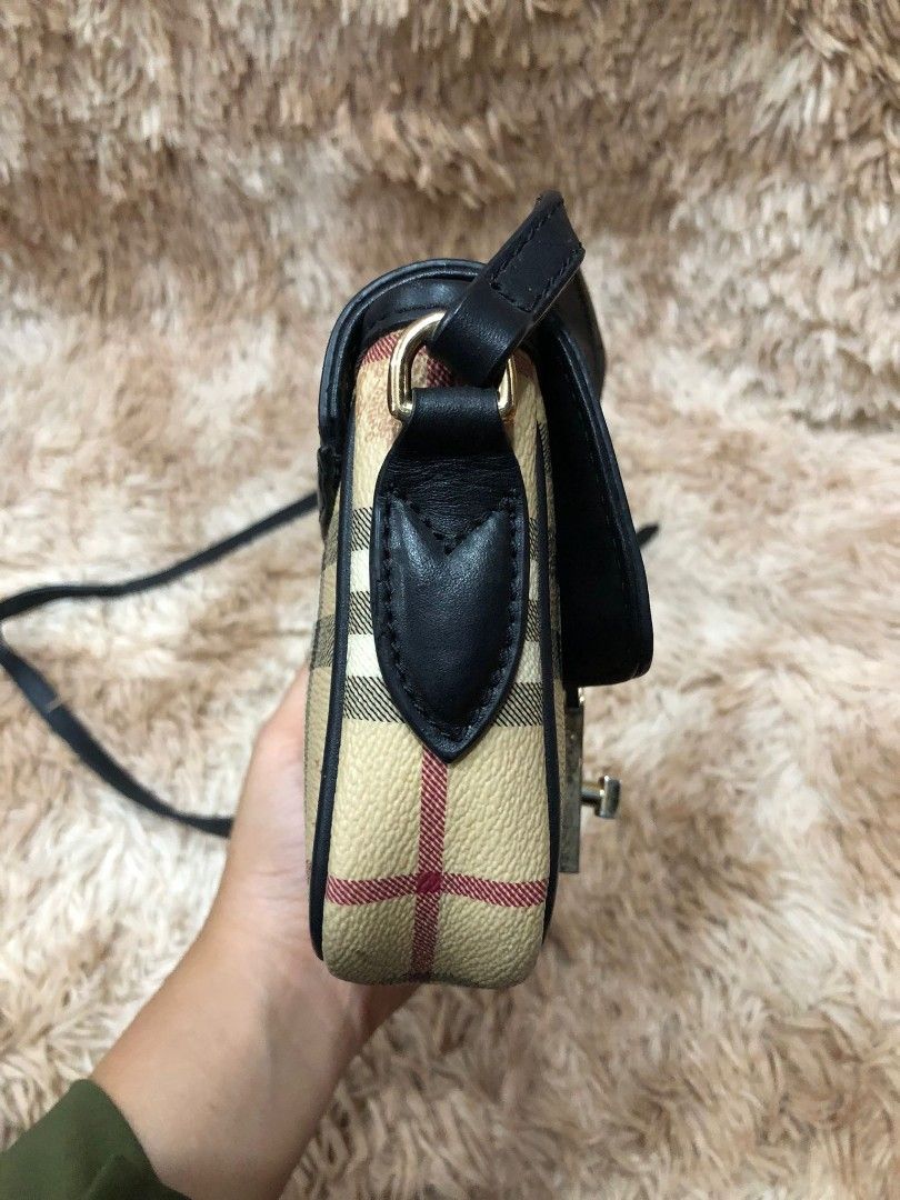 Burberry clearance bags deals