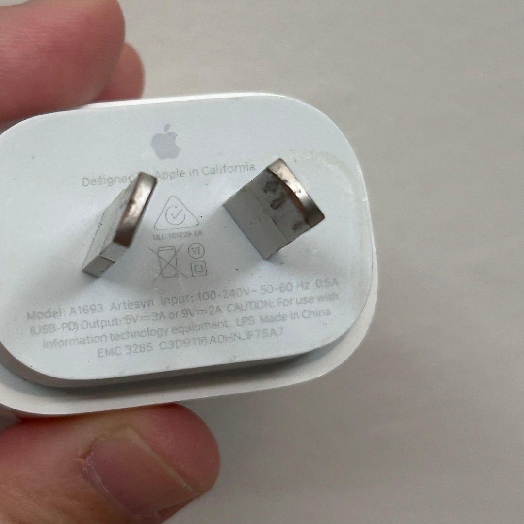 Fast Charger Fake Vs Real Iphone Charger Vs Fake Apple Apple Power