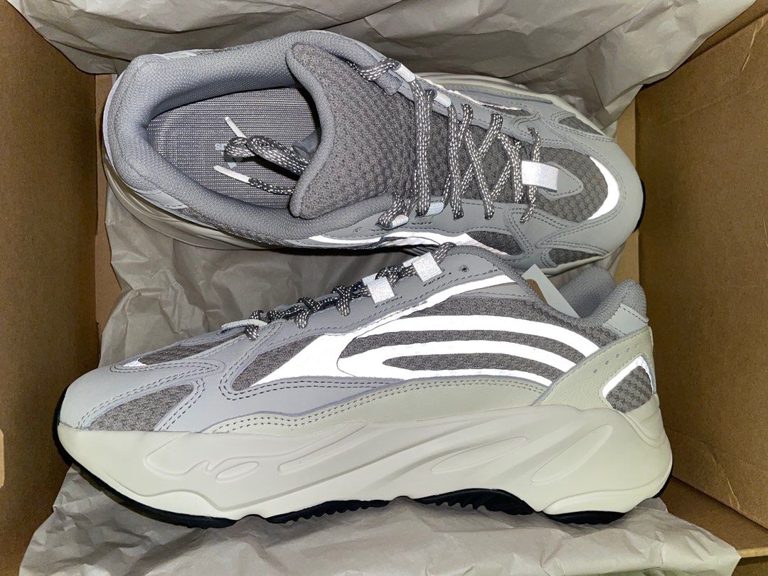Adidas Yeezy Boost 700 V2 Static US9 / US10 / US10.5, 男裝, 鞋, 波  