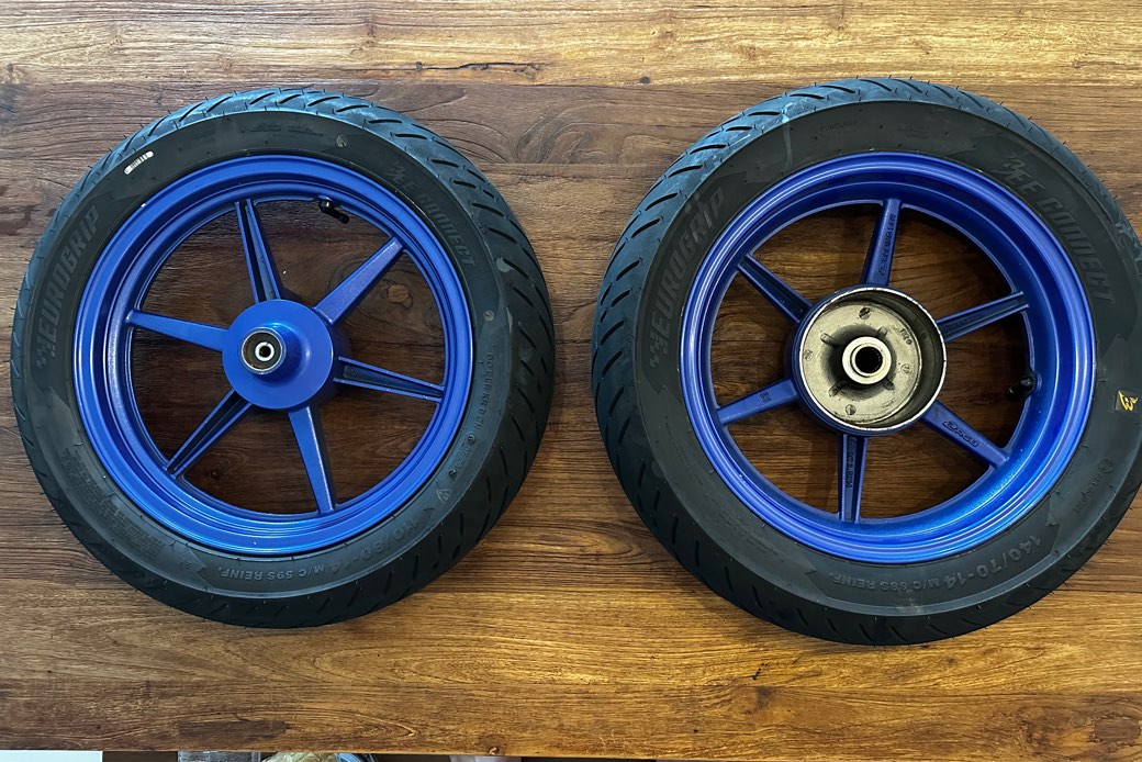 Aerox RCB rims with EuroGrip tyre, Motorcycles, Motorcycle Accessories ...