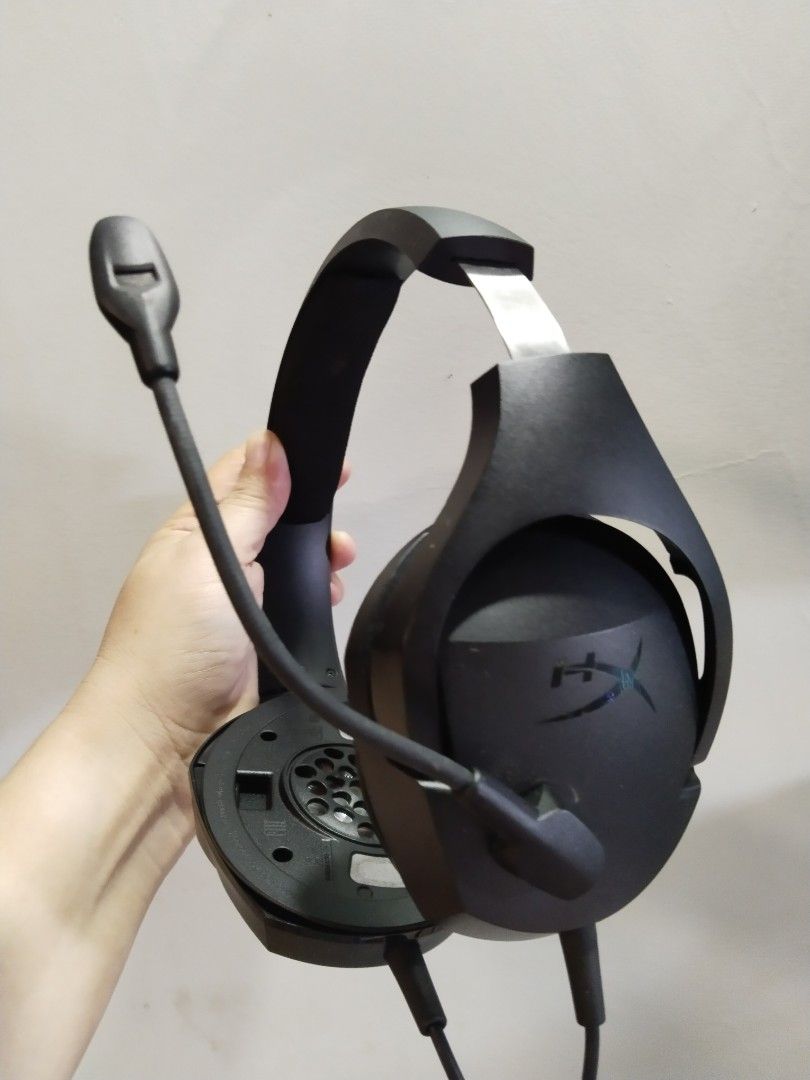 Affordable HyperX Wired Stereo Gaming Headset 😍👌 (Category: Headphones & Headsets) located in Malolos. Submitted by afford.japan (Listing ID 1321891921, Image 3). Description: Affordable HyperX Wired Stereo Gaming Headset 😍👌 Needs foam replacement tested okay.