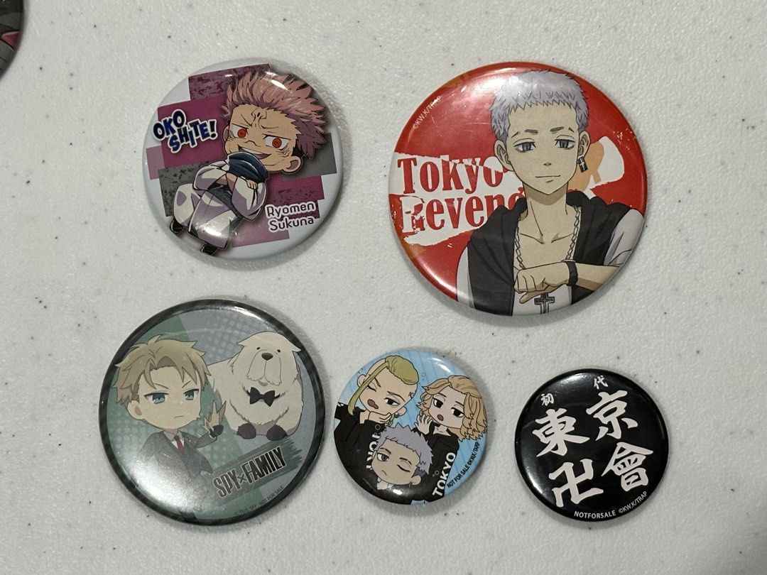 anime pins (Category: Character Goods) located in Manila. Submitted by onceagainvaults (Listing ID 1321974909, Image 2). Description: large - 25 each medium -20 each small - 10 each.