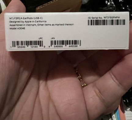 Apple EarPods with USB-C. FOR SALE!!! (Category: Earphones) located in Quezon City. Submitted by rinoache (Listing ID 1322010003, Image 3). Description: FOR SALE- Apple EarPods with USB-C Price- 1,090php Location- Sikatuna Quezon City Guaranteed authentic. Bought online-authorized reseller of Apple. The EarPods (USB-C) also include a built-in remote that lets you adjust the volume, control the playback of music and video, and answer or end calls 