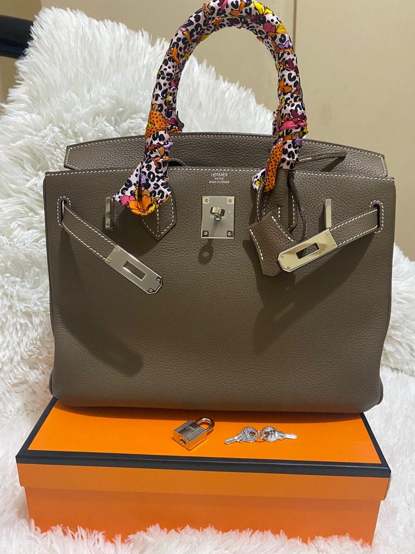 Birkin 30 in Clemence Leather (Category: Luxury Bags & Wallets) located in Makati City. Submitted by secondlyf (Listing ID 1321932399, Image 1). Description: ✨ Elevate your style with our Birkin 30 crafted in genuine Clemence leather! 🌟 it’s the perfect blend of softness and durability, offering a comfortable feel that’s neither too light nor too heavy. Meticulously hand-stitched to perfection, this Birkin delivers timeless elegance without brea