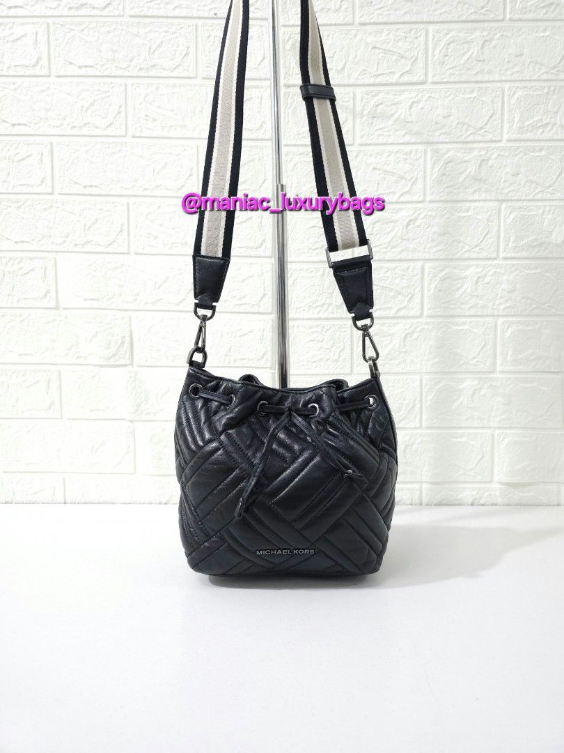 Bucketbag MICHAEL KORS Peyton Quilted XS Drawstring BucketBag Barang Mewah Tas Dompet di Carousell