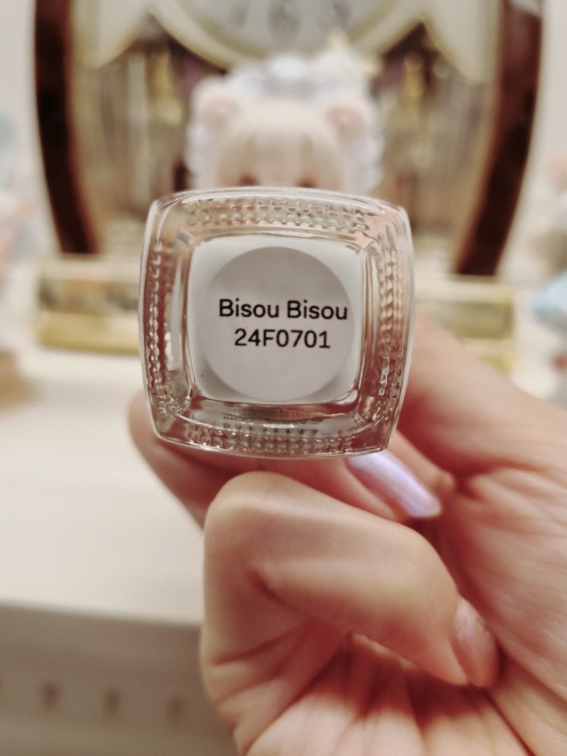 Cirque Colors Bisou Bisou - Thermal Nail Polish (Blue To Pink Color Changing)