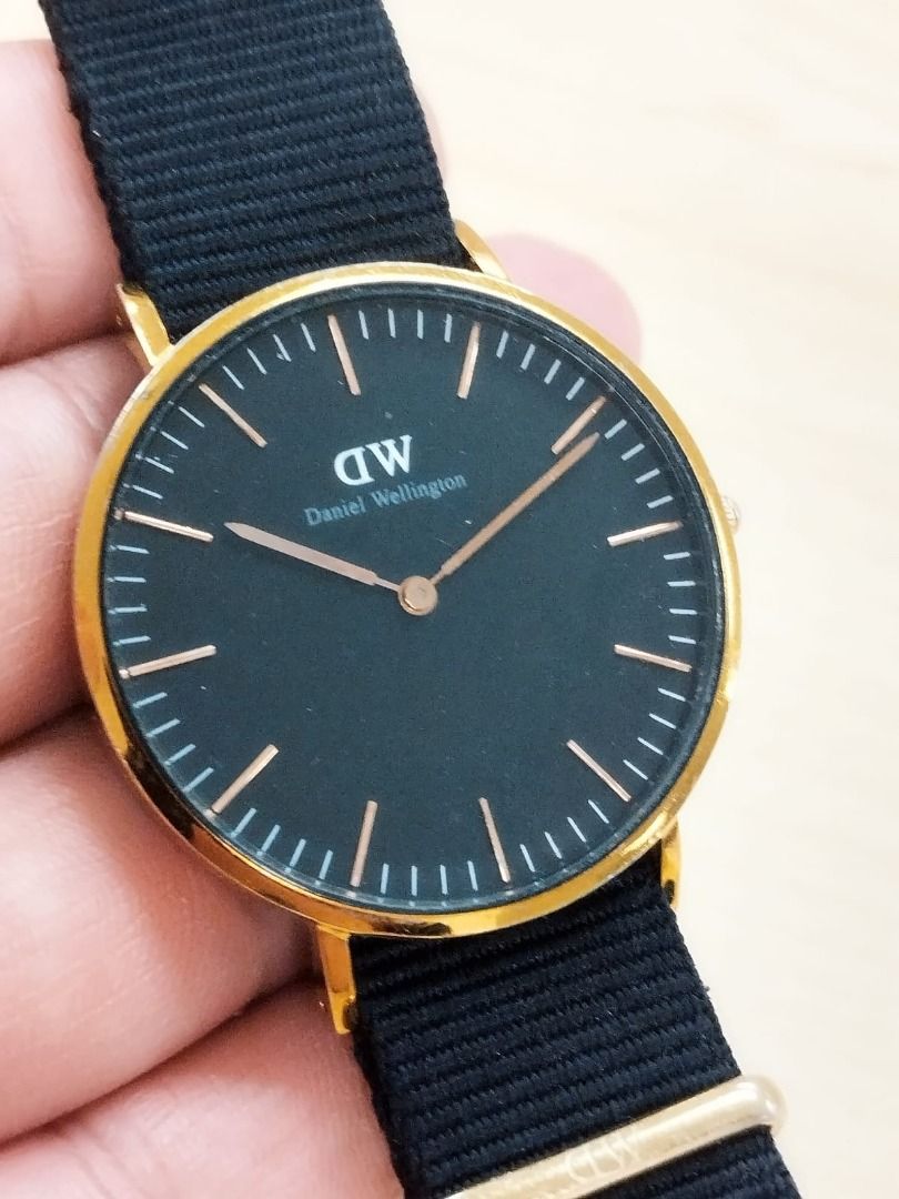 Daniel Wellington DW Classic Cornwall Rose Gold Bezel Black Dial Analog watch Retail Price 239
