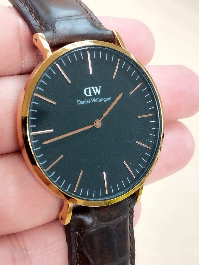 Daniel Wellington DW Classic York Rose Gold Bezel Black Dial Analog Leather Strap 40mm Watch Retail 269 Men s Fashion Watches Accessories Watches on Carousell