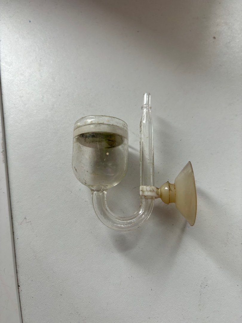 Diffuser (Category: Air Purifiers & Dehumidifiers) located in Singapore. Submitted by waterman777 (Listing ID 1168762966, Image 3). Description: Selling this diffuser still working fine.