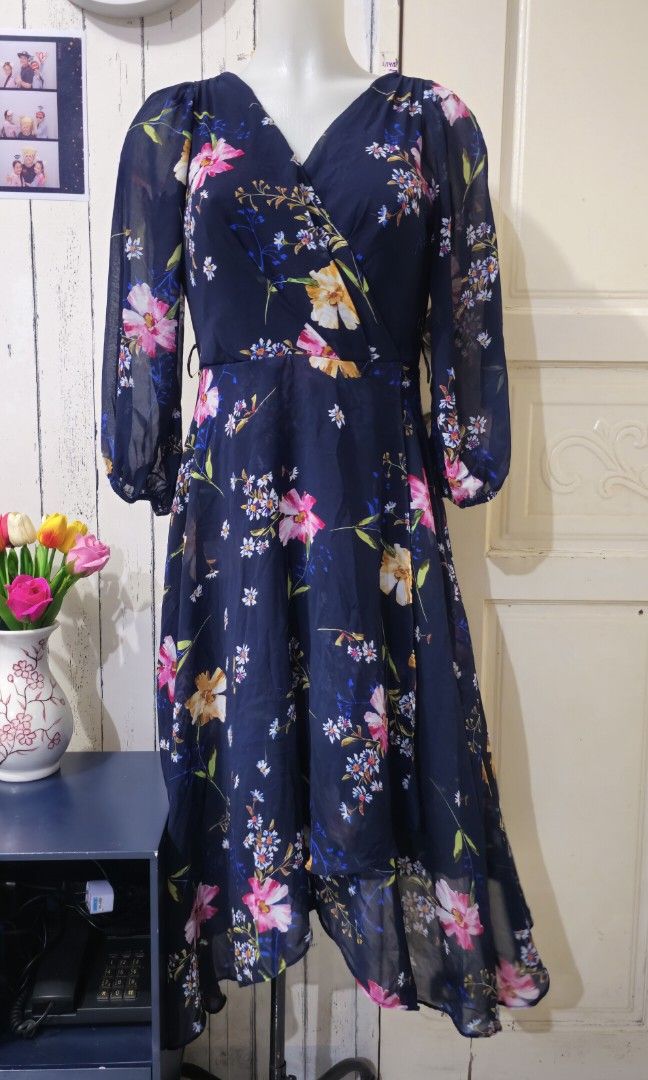 Dkny women's floral faux wrap dress with balloon sleeve in spring with navy  multi, Women's Fashion, Dresses & Sets, Dresses on Carousell