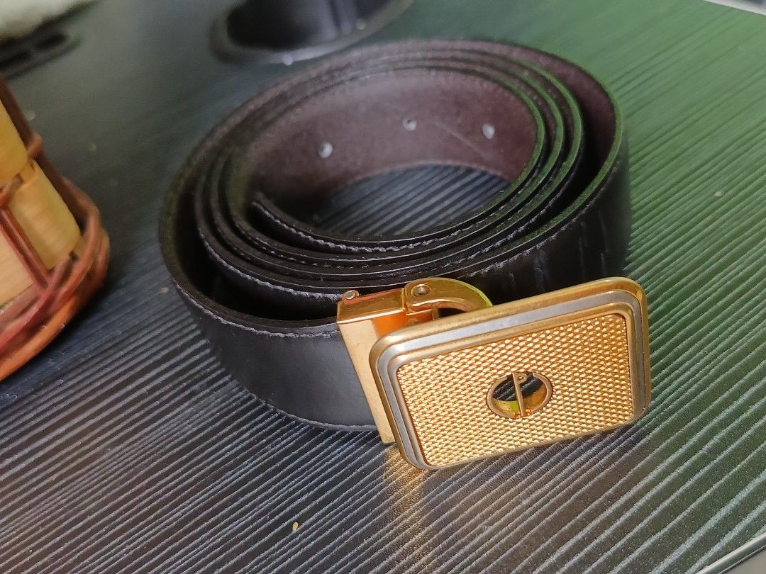Dunhill belt for unisex (Category: Belts) located in San Pedro. Submitted by karensofia82832 (Listing ID 1321834600, Image 1). Description: no issuesign of used only.