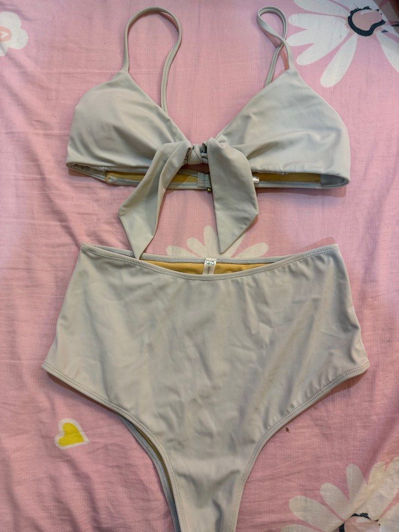 Eighth Mermaid Swimsuit (Category: Bikinis & Swimsuits) located in Candelaria. Submitted by lainey_ (Listing ID 1321967154, Image 1). Description: Size medium.