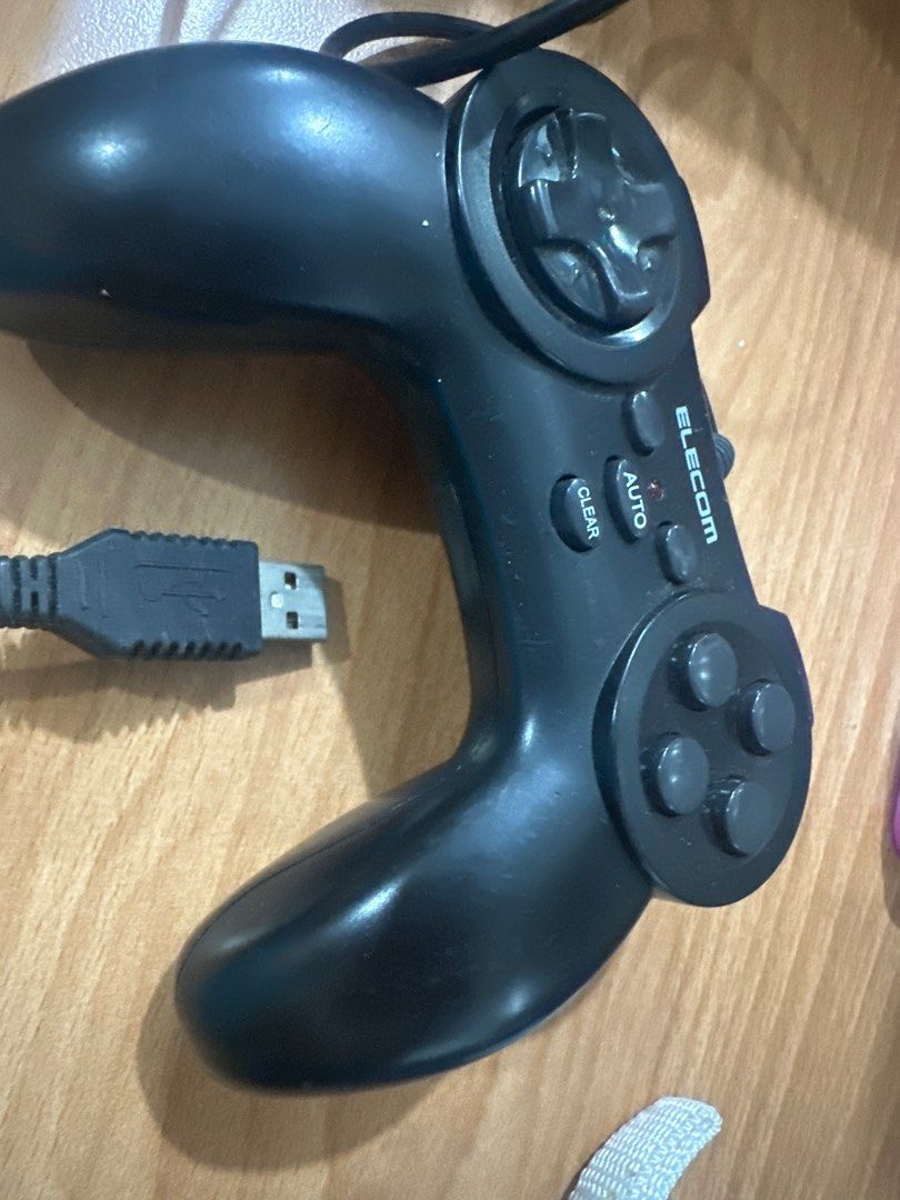 Elecom gaming controller (Category: Controllers) located in Manila. Submitted by eicho (Listing ID 1321843070, Image 3). Description: .