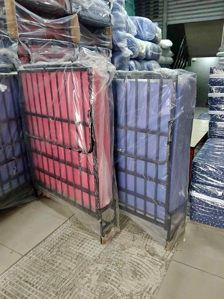 FOLDING BED WITH 2 AND 4INCHES URATEX FOAM Furniture Home Living Furniture Bed Frames Mattresses on Carousell