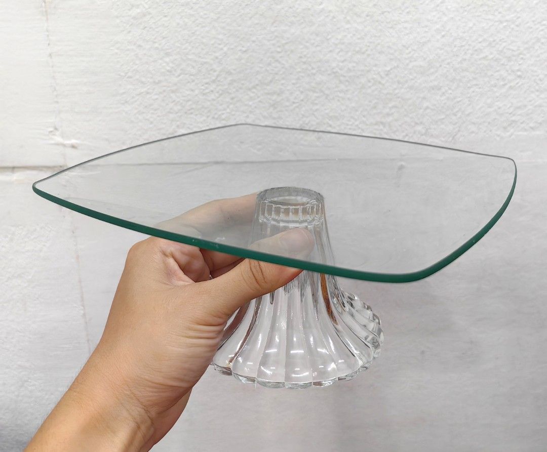 Glass Cake Plate (Category: Bakeware) located in Las Pinas. Submitted by offtonewhome (Listing ID 1322007495, Image 3). Description: Used only once. In very good condition Looks classy!.