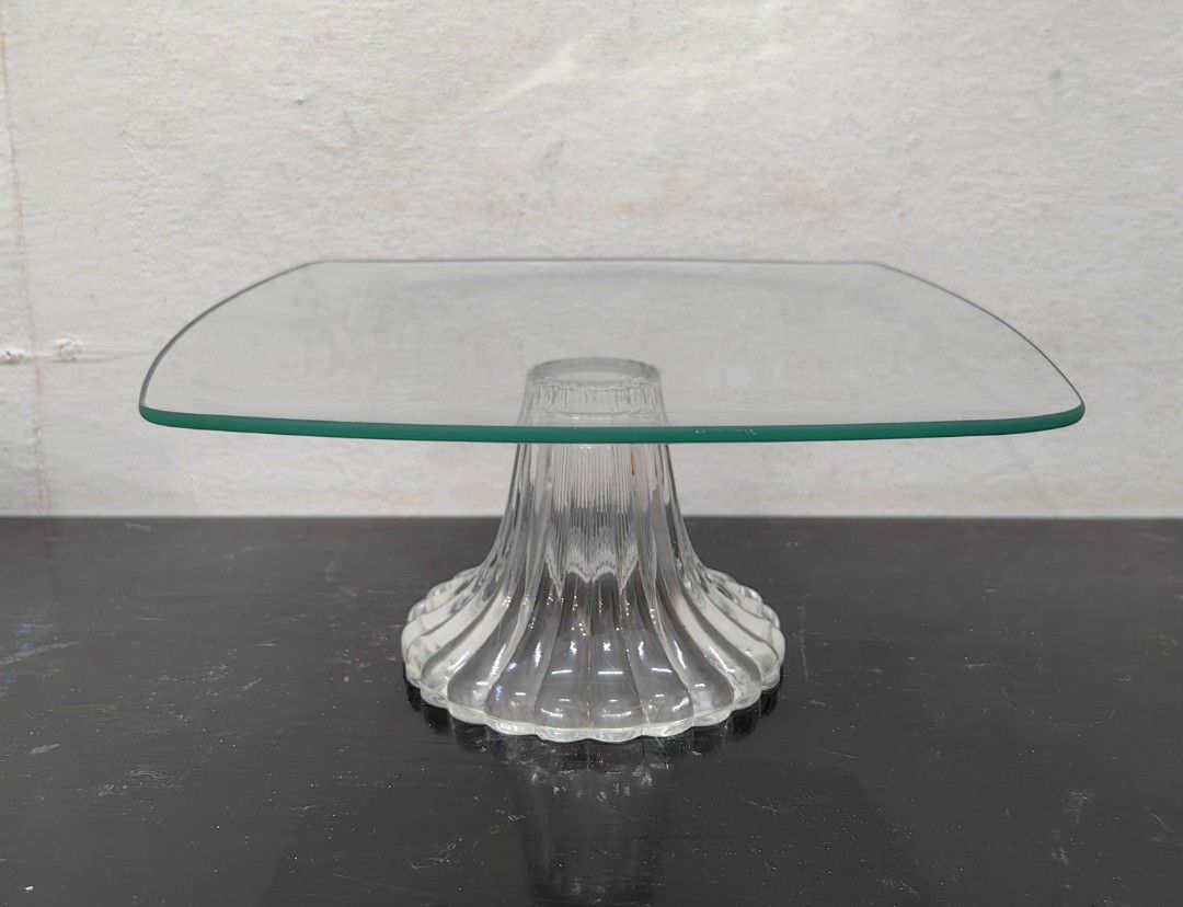 Glass Cake Plate (Category: Bakeware) located in Las Pinas. Submitted by offtonewhome (Listing ID 1322007495, Image 2). Description: Used only once. In very good condition Looks classy!.