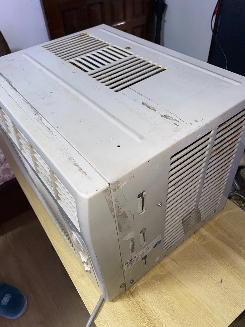 Haier Aircon - Air Condition - 0.5 HP - Window Type (Category: Air Conditioning and Heating) located in Manila. Submitted by prelovednco (Listing ID 1321876266, Image 2). Description: 0.5 HP Haier Aircon Window Type AC - Other than physical flaws (minor rust) shown on the pics, no other issues - In excellent power / running condition For pickup or delivery only (motor delivery) Quezon City area RFS: moved out, may sariling AC na ung apartment * p