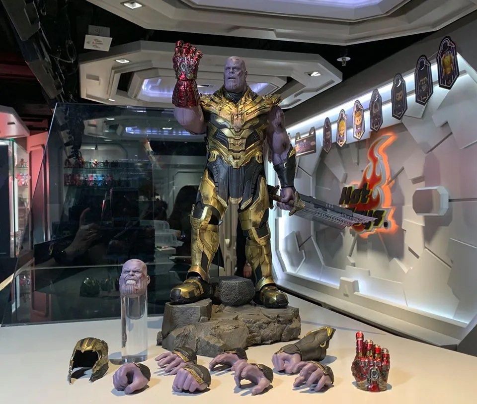 Hot Toys Endgame battle damaged Thanos, Hobbies Toys, Toys