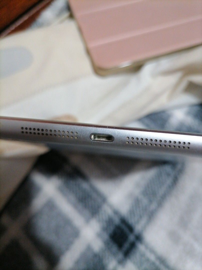 ipad mini 2 with sim tray (Category: iPad) located in Narra. Submitted by engineerabb1999 (Listing ID 1321952998, Image 2). Description: With simtray No issue With case only With free installation of apps Rfs: di na po ginagamit.