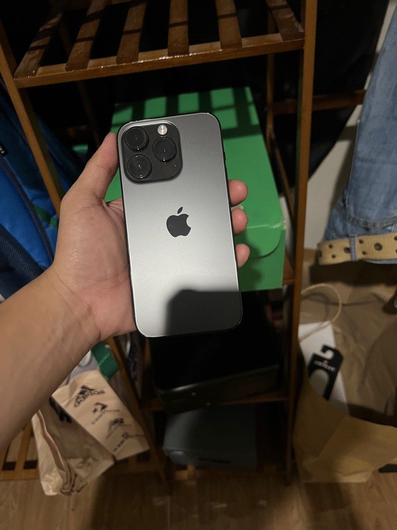 Iphone 14 pro 256gb fu (Category: iPhone 14 Series) located in Quezon City. Submitted by tyler8. (Listing ID 1321945935, Image 3). Description: Iphone 14 pro 256gb Factory unlocked -40,500 For swap/forsale Pristine condition 10/10 condition Complete w/ box & receipt. For meetup: Around Marikina nearby, Qc gateway, Eastwood. .