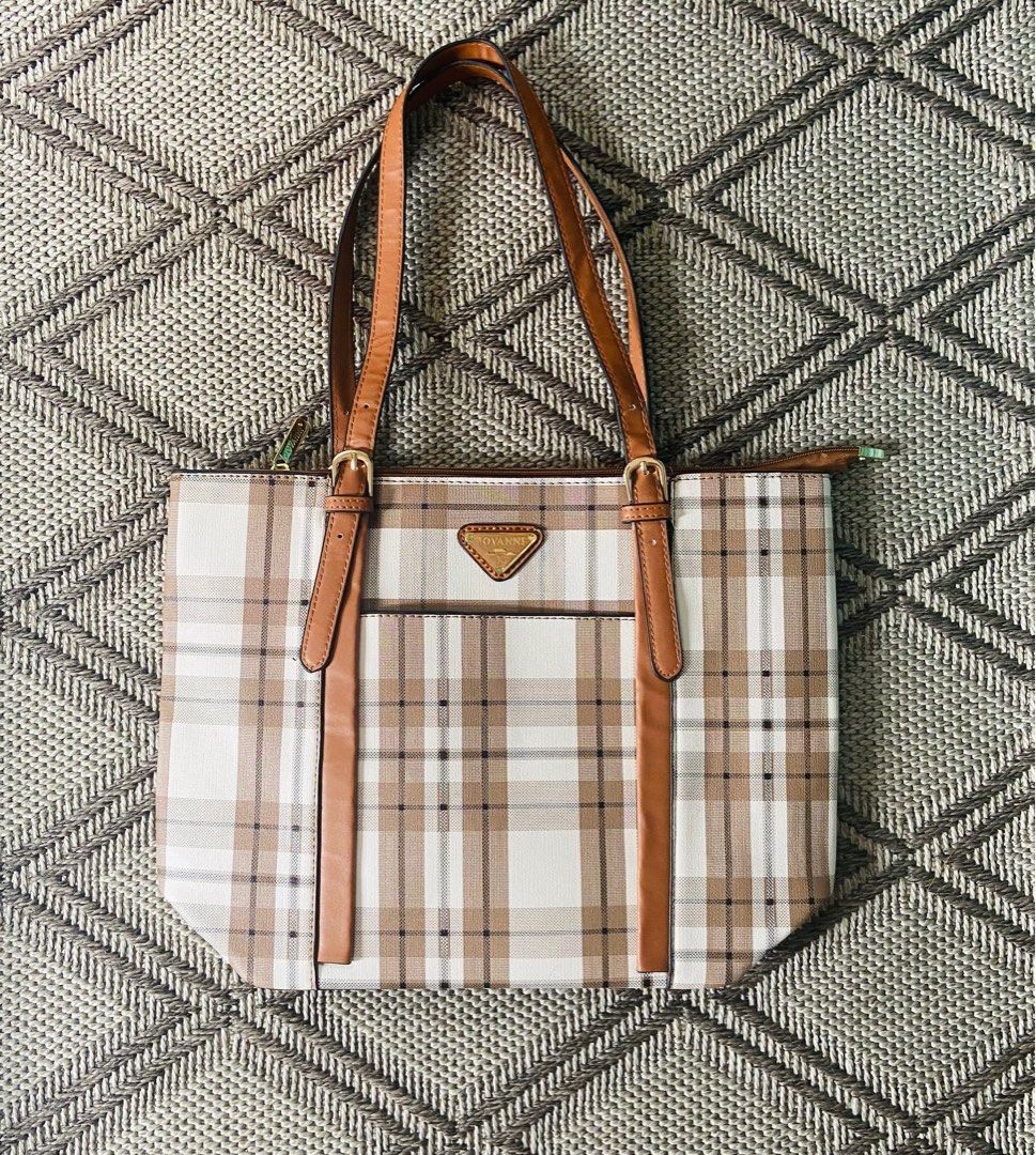 Jovanni Bag (Category: Luxury Bags & Wallets) located in Las Pinas. Submitted by mailoooooveszx (Listing ID 1321854717, Image 1). Description: Brand new. Super nice in actual..