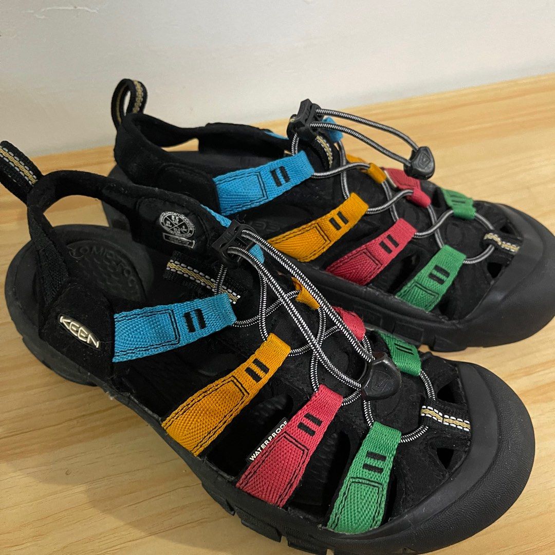 KEEN NEWPORT (Category: Slippers & Slides) located in Angeles City. Submitted by alienstuff01 (Listing ID 1321986117, Image 1). Description: 6UK 39EU 25.5CM NO ISSUES/FLAWS.