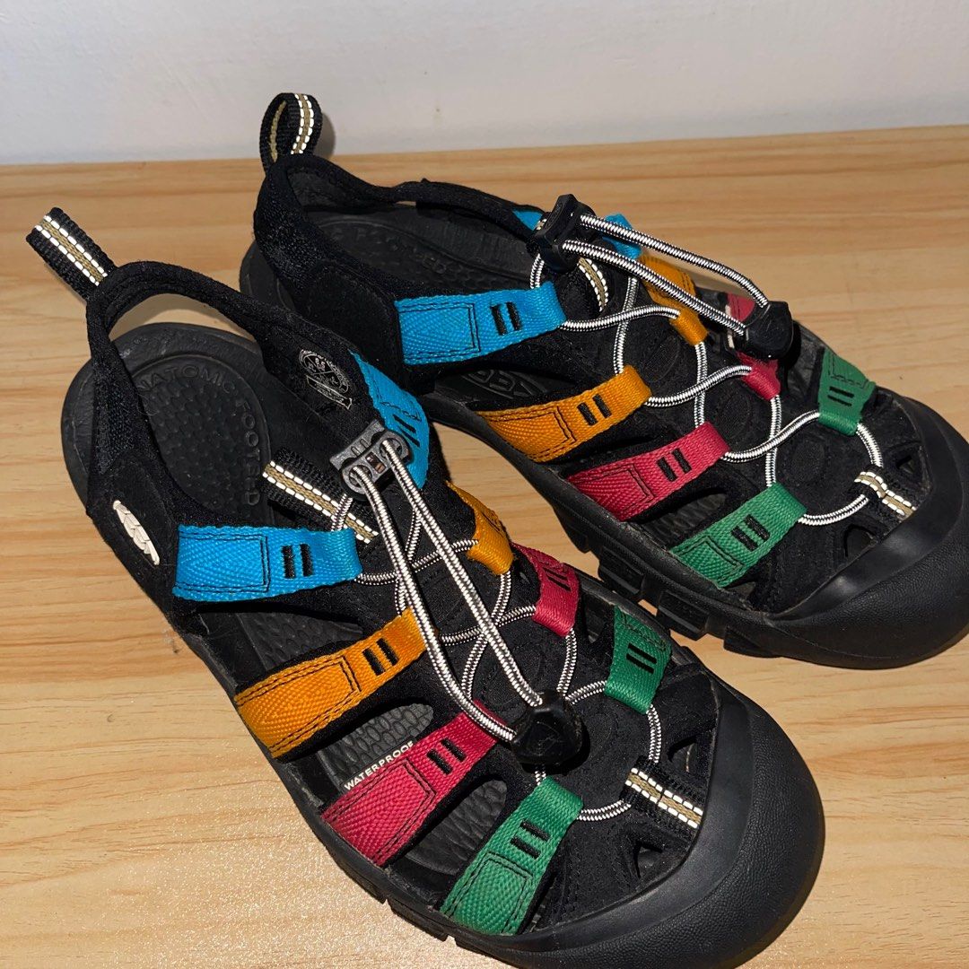 KEEN NEWPORT (Category: Slippers & Slides) located in Angeles City. Submitted by alienstuff01 (Listing ID 1321986117, Image 2). Description: 6UK 39EU 25.5CM NO ISSUES/FLAWS.
