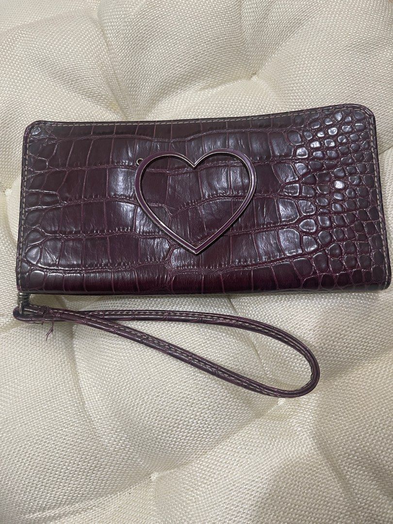 Liz Claiborne Wallet (Category: Wallets & Card holders) located in Manila. Submitted by vanitynook (Listing ID 1321958564, Image 1). Description: Pre loved Color deep violet , crocodile skin Good condition.