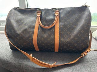 (Category: ) located in . Submitted by rayluxecloset (Listing ID 1321849354, Image 1). Description: .