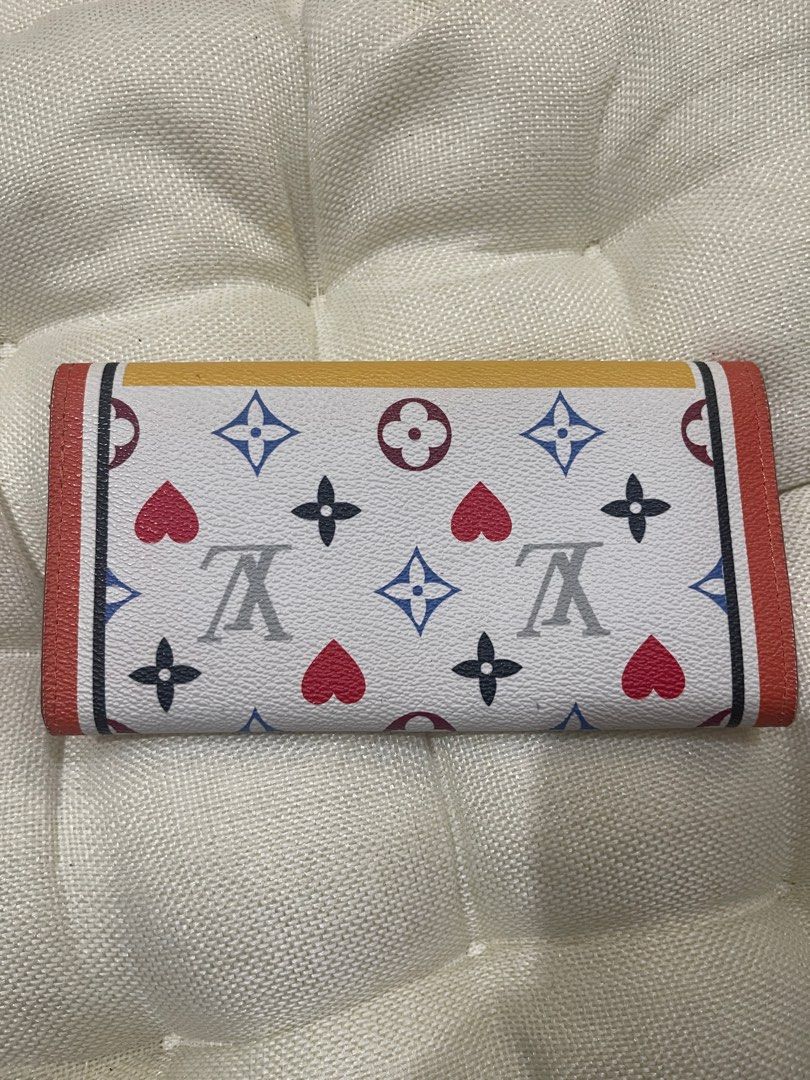 LV Wallet (Category: Wallets & Card holders) located in Manila. Submitted by vanitynook (Listing ID 1321960125, Image 2). Description: .