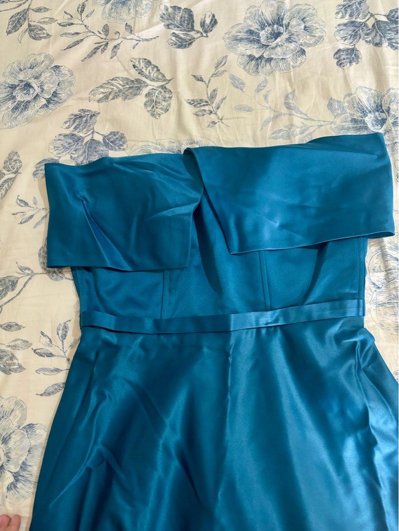 Max Studio Teal green off shoulder gown (silk) (Category: Evening dresses & gowns) located in Pasig City. Submitted by aac2021 (Listing ID 1321842498, Image 3). Description: Wore once in an event Dimension: Bust - 39 inches; Waist - 32 inches: Length from waistline - 40 inches Textile : Silk Color : Teal.