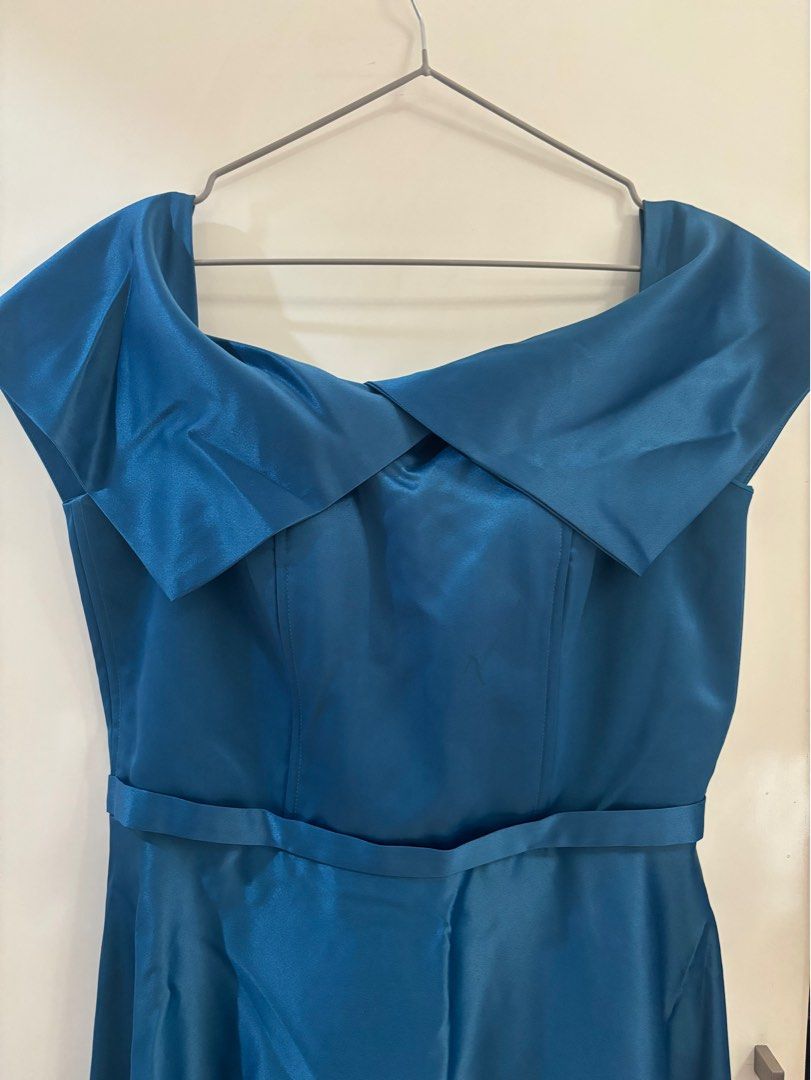 Max Studio Teal green off shoulder gown (silk) (Category: Evening dresses & gowns) located in Pasig City. Submitted by aac2021 (Listing ID 1321842498, Image 1). Description: Wore once in an event Dimension: Bust - 39 inches; Waist - 32 inches: Length from waistline - 40 inches Textile : Silk Color : Teal.