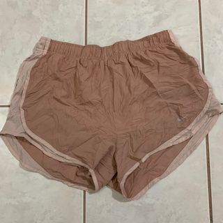 (Category: ) located in . Submitted by thrift2night (Listing ID 1321888623, Image 1). Description: .