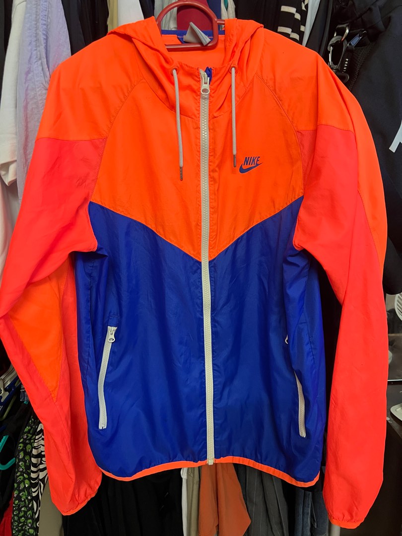 NIKE VINTAGE TRI COLOR WINDBREAKER SIZE S Men s Fashion Activewear on Carousell