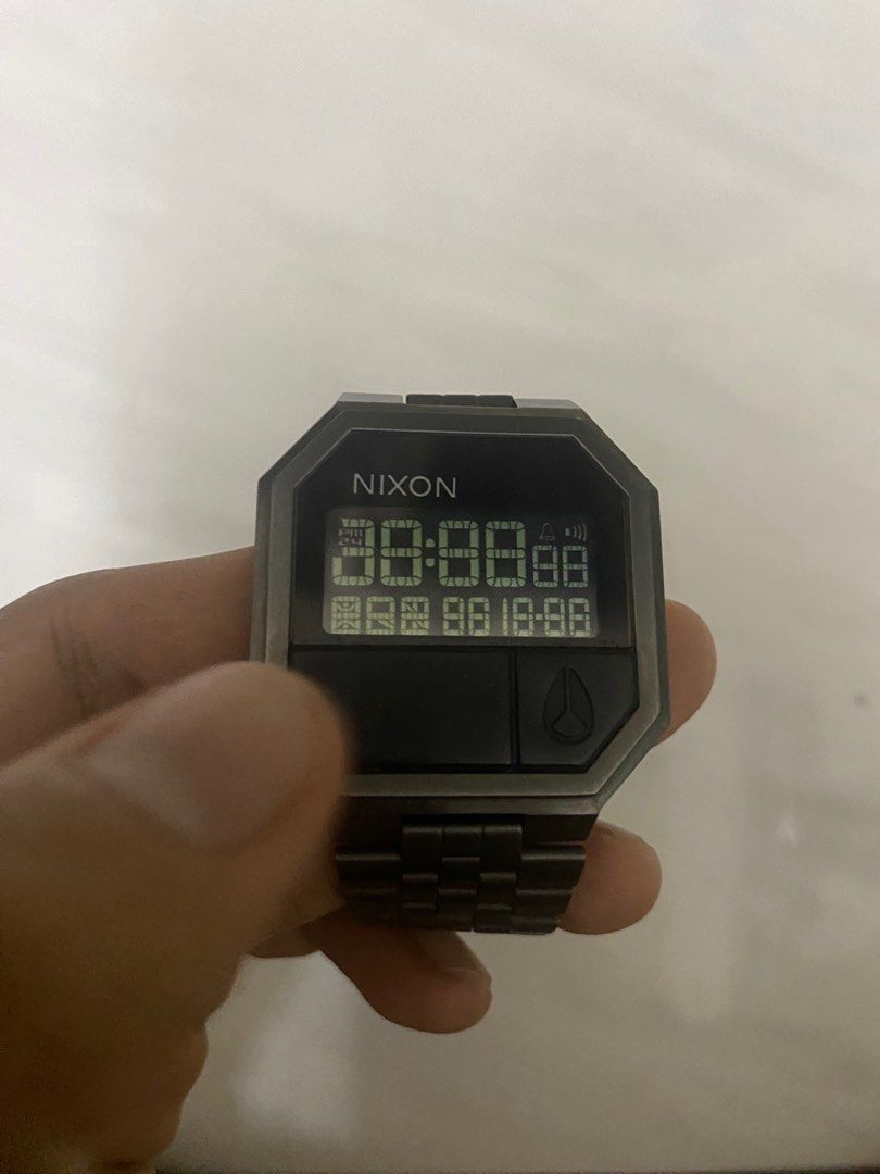 Nixon ReRun All Gunmetal Preloved Men s Fashion Watches Accessories Watches on Carousell