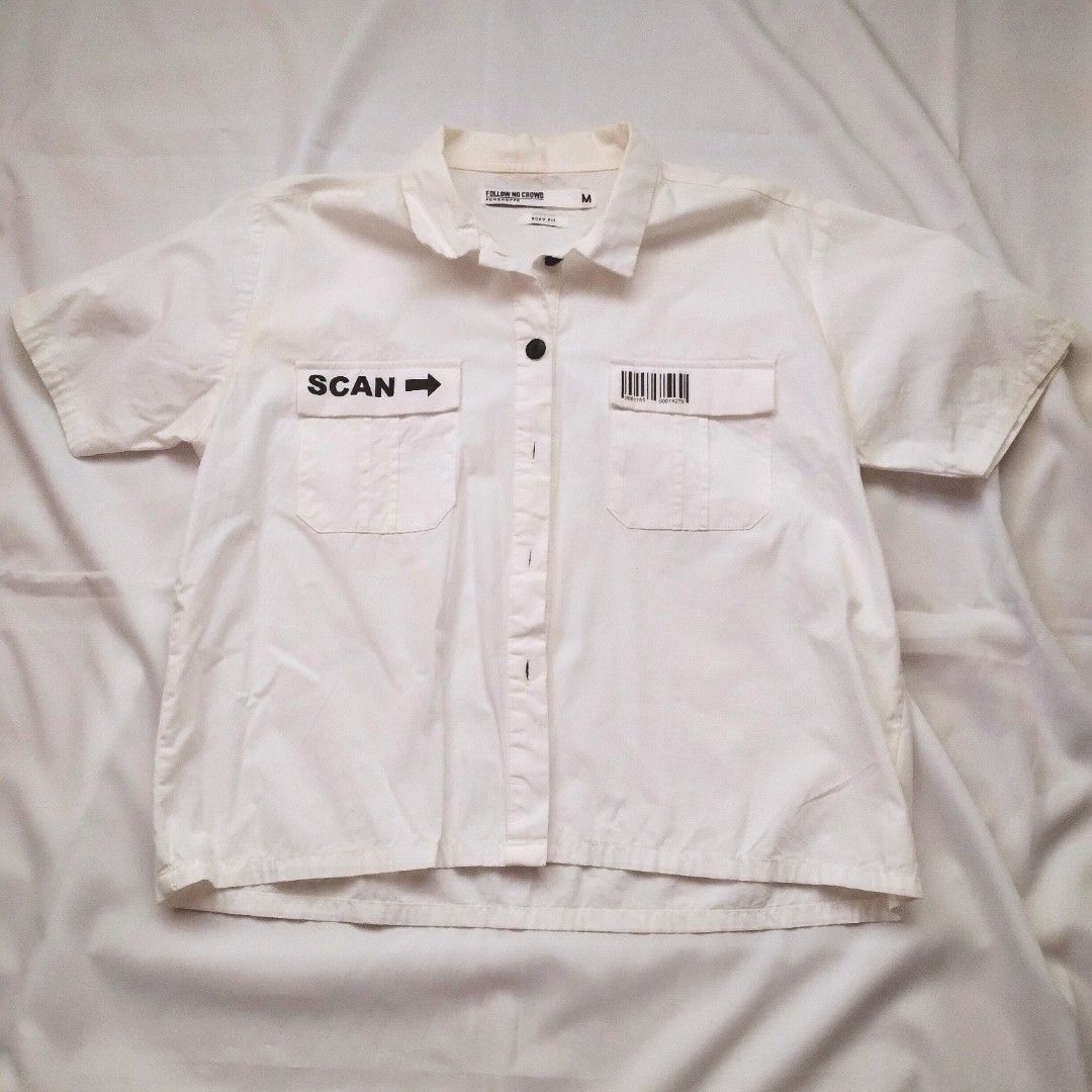 Penshoppe White Graphic Button down Polo Shirt Top (Category: Others Tops) located in Cabuyao City. Submitted by jem.declutters (Listing ID 1321939901, Image 1). Description: Used few times only Fits small to medium frame message for size • NO cancellations, refunds, returns • NO rude buyers • Meetups within Calamba - Cabuyao - Sta.Rosa only • Feel free to message if you have concerns or requests.