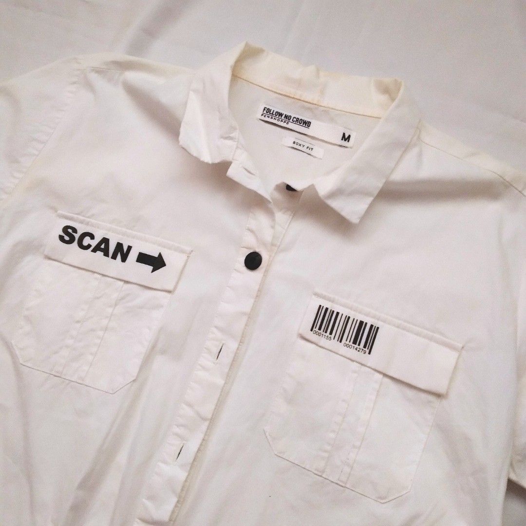 Penshoppe White Graphic Button down Polo Shirt Top (Category: Others Tops) located in Cabuyao City. Submitted by jem.declutters (Listing ID 1321939901, Image 2). Description: Used few times only Fits small to medium frame message for size • NO cancellations, refunds, returns • NO rude buyers • Meetups within Calamba - Cabuyao - Sta.Rosa only • Feel free to message if you have concerns or requests.