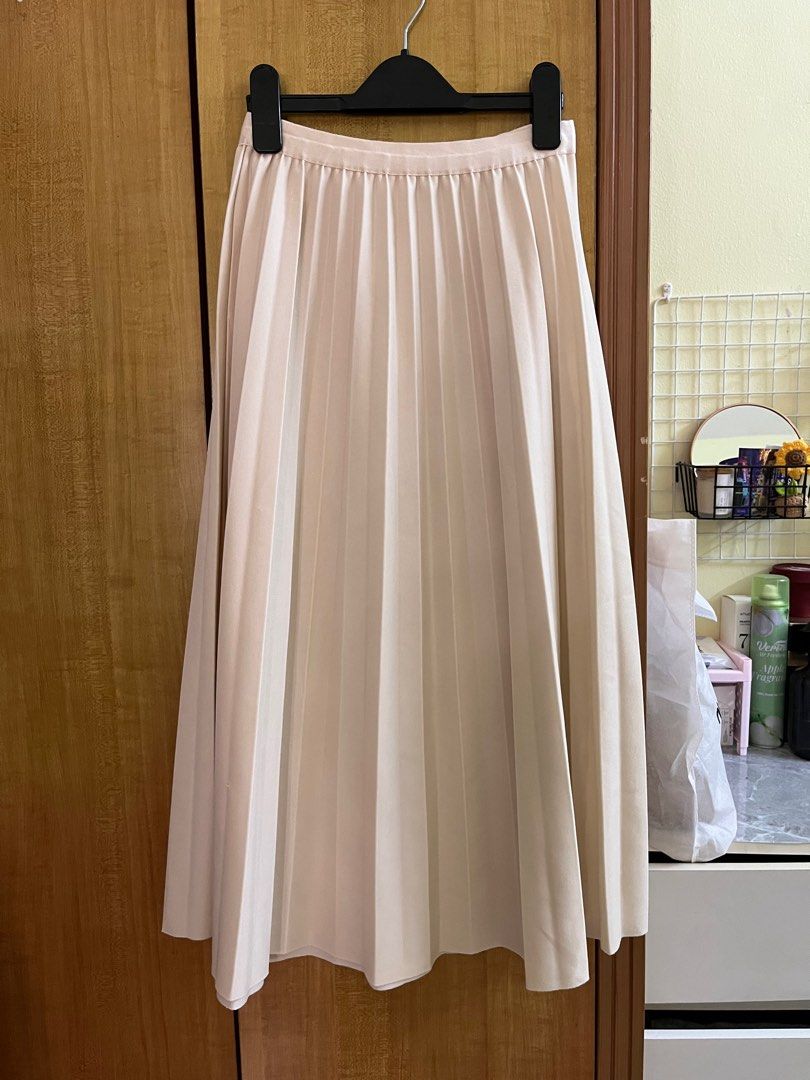 Apricot suspender skirt