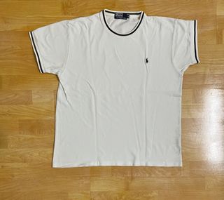 (Category: ) located in . Submitted by ananascloset (Listing ID 1321971828, Image 1). Description: .