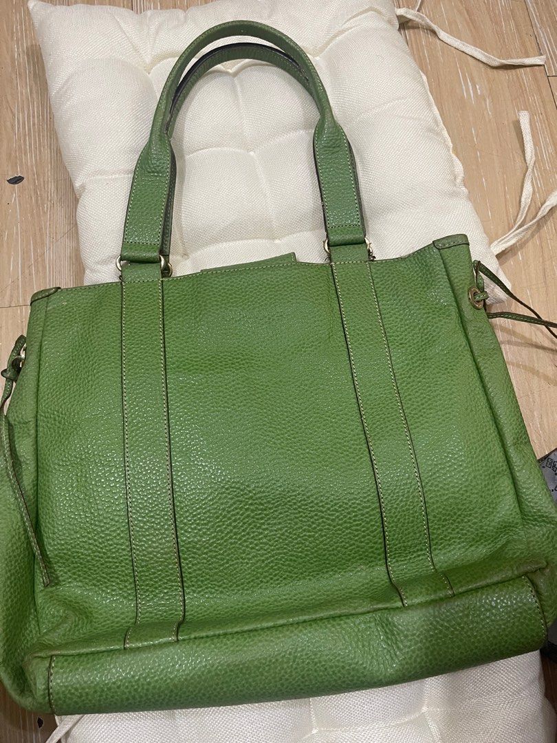 Pre loved Kate Spade (Category: Tote Bags) located in Manila. Submitted by vanitynook (Listing ID 1321960502, Image 2). Description: .
