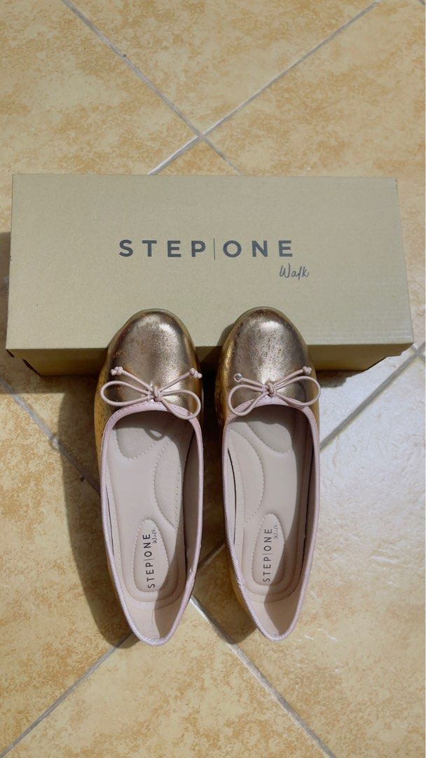 Rose Gold Flat Shoes Women s Fashion Footwear Flats Sandals on Carousell