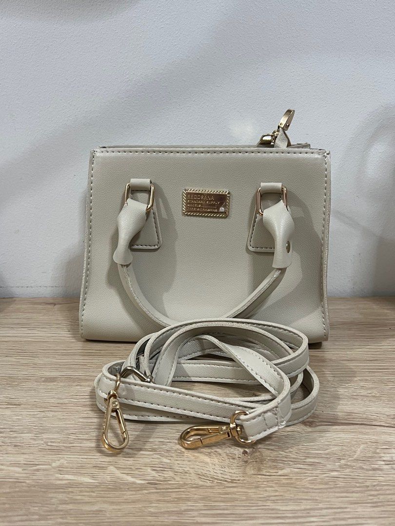 Secosana Shoulder/Hand Bag (Category: Shoulder Bags) located in Manila. Submitted by chaeri_____ (Listing ID 1321833884, Image 1). Description: — slightly nego — never been used — handware has plastic pa, see photo — flawless condition — dust bag.