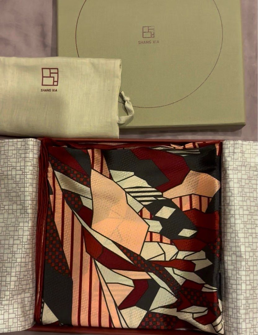 SHANG XIA GROUPE HERMES 100% Silk Scarf 90 x 90 cm, Women's