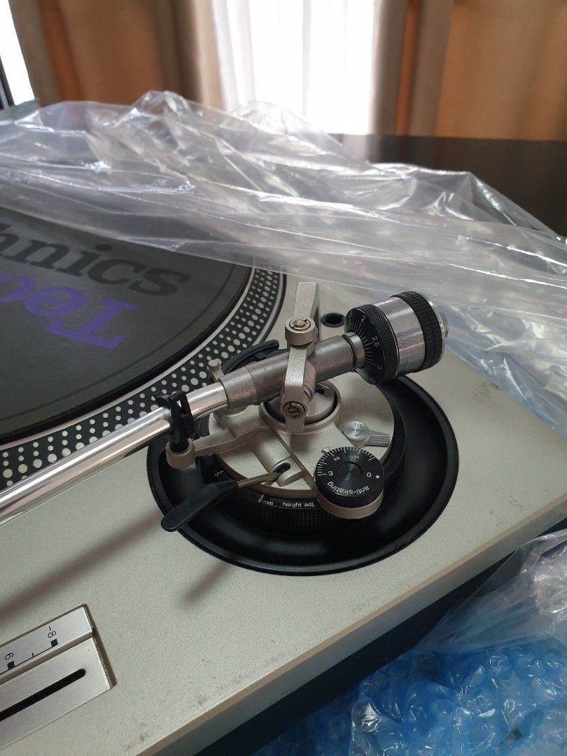 Technics SL-1200MK3D Direct Drive Turntable (Category: Soundbars, Speakers & Amplifiers) located in Manila. Submitted by racz03 (Listing ID 1321882331, Image 3). Description: Technics SL-1200MK3D Direct Drive turntable In excellent working Condition, With Slipmat, Rubbermat, 45 rpm adapter & Dust Cover Operating Power Voltage 100V.