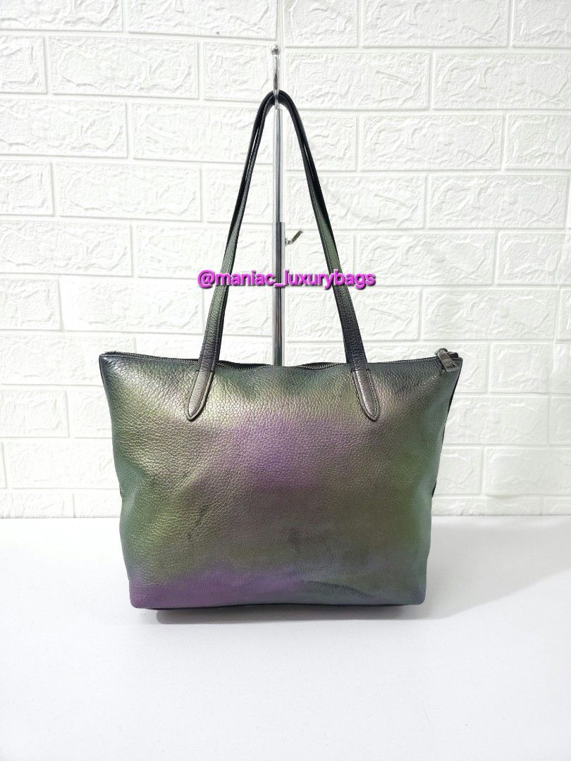 Tottebag COACH Taylor Hologram Tote Bag in Pebble Leather Barang Mewah Tas Dompet di Carousell