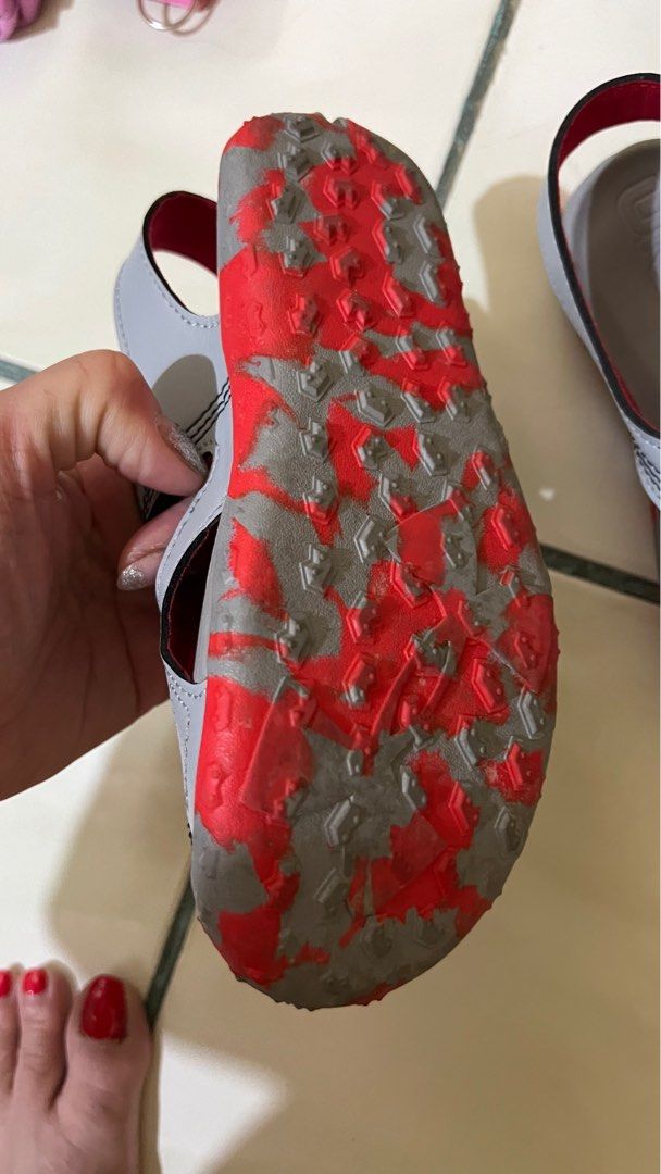 UNDER ARMOUR SHOES SLIPPPER (Category: Babies & Kids Fashion) located in Manila. Submitted by stringkits (Listing ID 1322013306, Image 2). Description: ALMOST NEW NO BOX SIZE USA 13K .