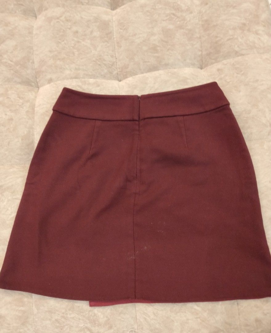 Uniqlo Maroon Short working Skirt Women s Fashion Bottoms Skirts on Carousell
