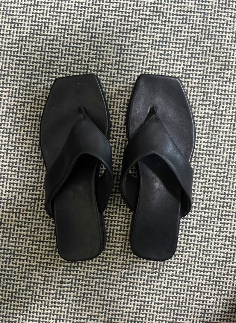 Uniqlo Sandals Women s Fashion Footwear Sandals on Carousell